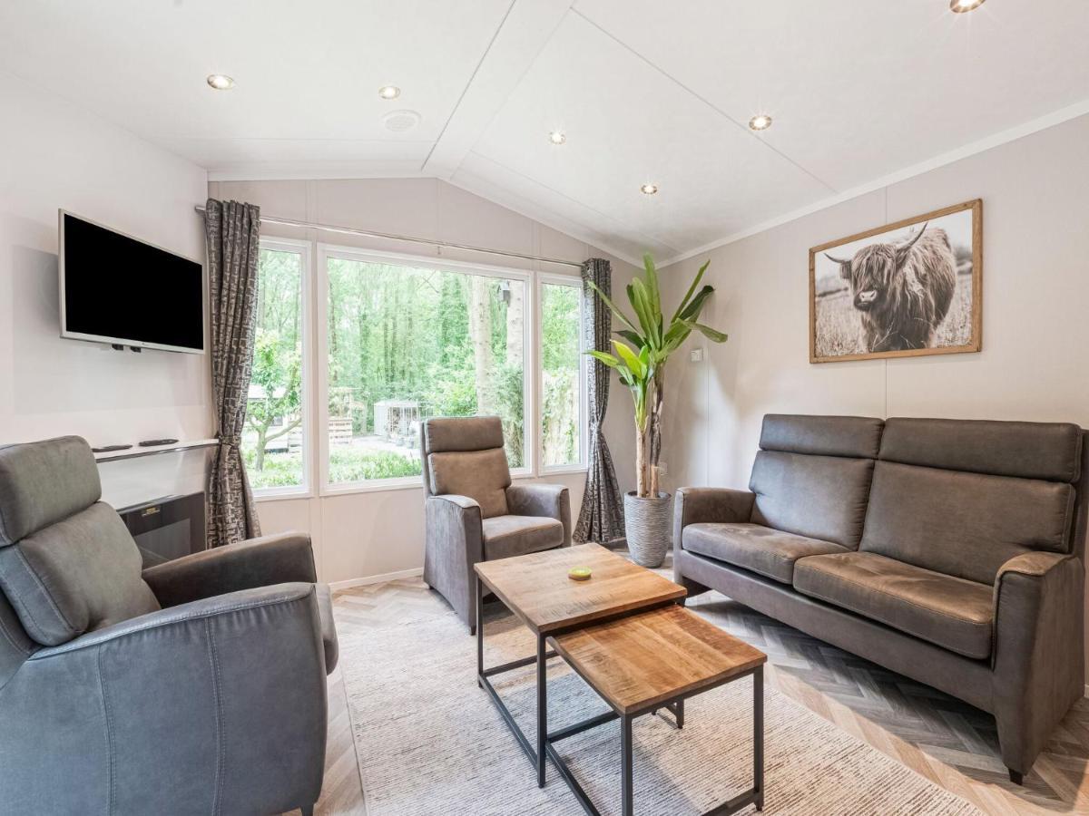 Beautiful Chalet In The Woods With A Shared Pool Vledder Luaran gambar